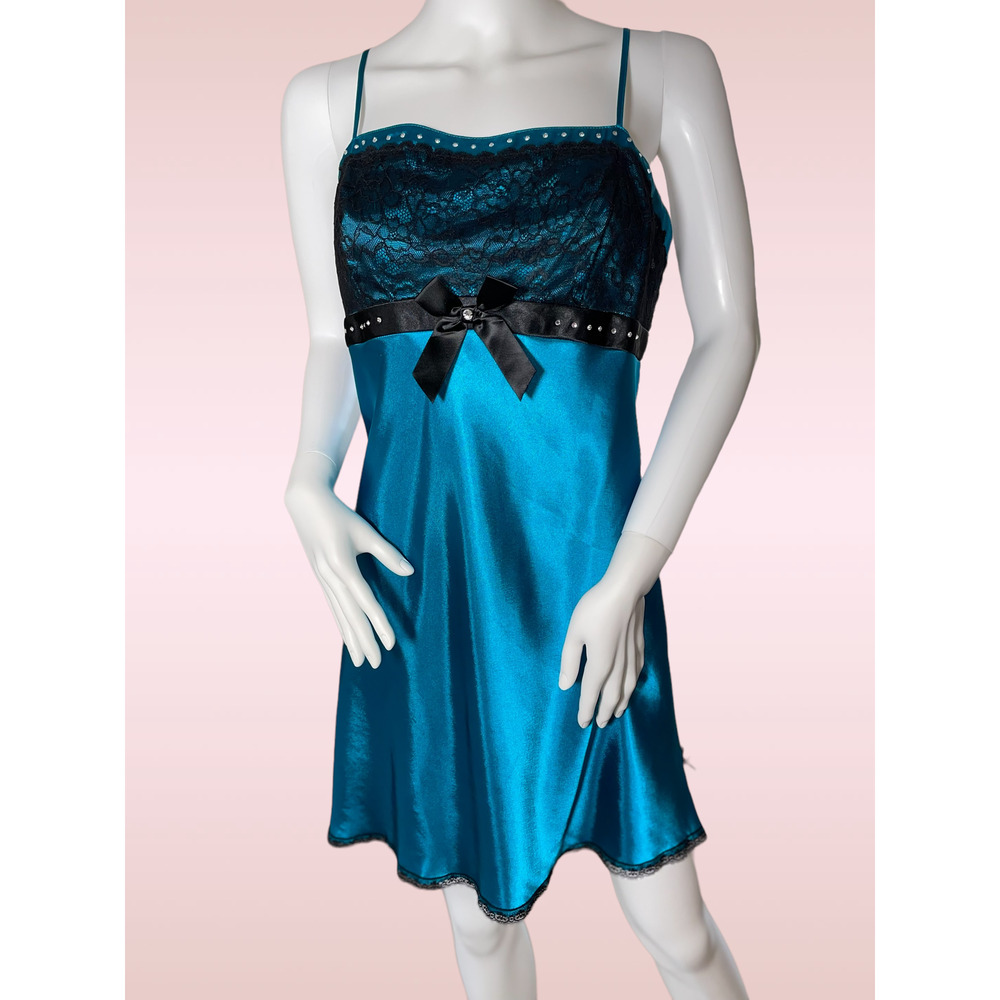 Negligee and Robe Silky Lace set, Morgan Taylor Intimates, Ladies Large